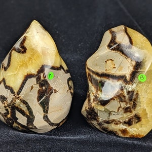 Natural Septarian Flame ~ Septarian Crystal Nodule ~ Dragon Stone ~ Dragon Quartz Flame ~ UV Reactive ~ Septarian