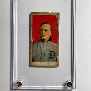Ty Cobb - Tyrus Raymond Cobb - carta da baseball - fronte rosso - soprannominato "La pesca della Georgia"