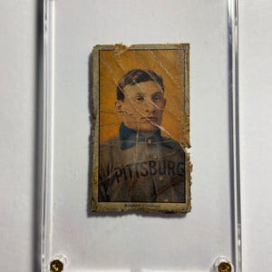 Johannes Peter "Honus" Wagner (/ˈhɒnəs ˈwæɡnər/ HON-əs WAG-nər - carta da baseball - Wagner è nato da immigrati tedeschi Peter e Kathy Wagner