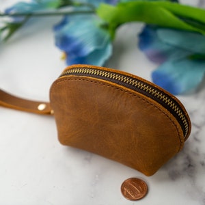 Petit sac en cuir personnalisé, petite pochette en cuir, porte-monnaie en cuir, mini pochette zippée en cuir, petit sac à main cosmétique, pochette zippée en cuir image 2