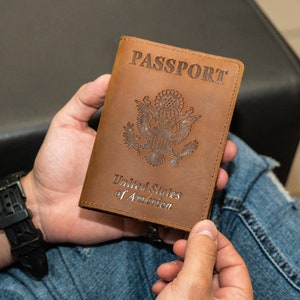 El mejor regalo de Navidad, porta pasaporte de cuero personalizado, billetera personalizada para pasaporte para mujer, porta pasaporte con monograma, hecho a mano en EE. UU.
