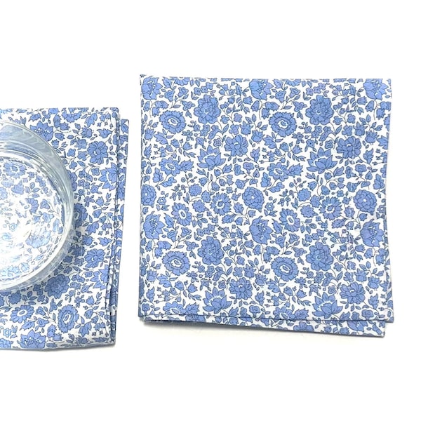 Serviettes de table à cocktail en tissu fleuri bleu Liberty 25 cm, imprimé vintage, petites serviettes D'Anjo | Linge de maison de luxe, idée cadeau sophistiquée jclq