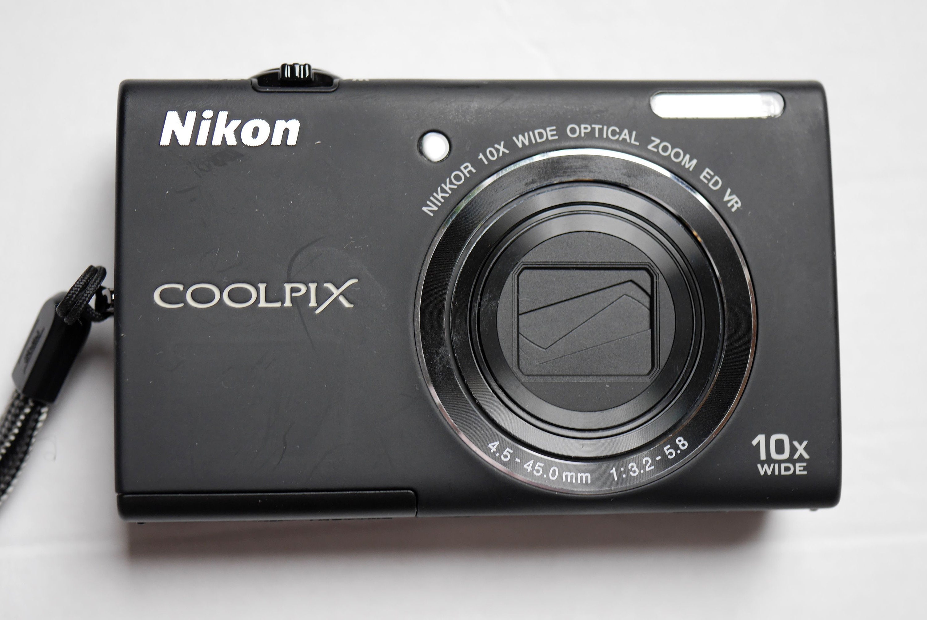 Nikon Coolpix S6200 Digital Camera, 16 MP, HD Video Accessory 