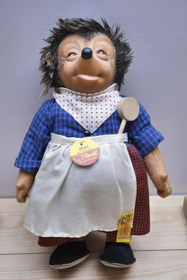 Vintage Steiff Micki, la femme de Mecki Hedgehog, 28 cm, basé sur le film Diehl, avec toutes les pièces d'identité, bouton, signe et drapeau image 1