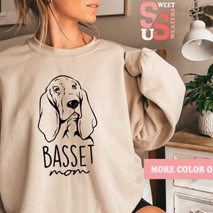 Basset Hound Mom Sweatshirt Dog Mom Hoodie Dog Lover Sweatshirt Dog Mama Sweater Dog Owner Gift SSUS142