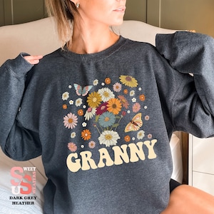 Retro Granny Sweatshirt, Floral Grandma Shirt, Christmas Gifts For Grandmother, Mothers Day Granny Sweater, Birthday Gift For Mom