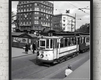 Hamburg Tram 1950s Print: Vintage Cityscape Wall Art