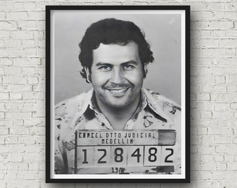 Pablo Escobar 1977 Mugshot Druck: Man Höhle Wandkunst