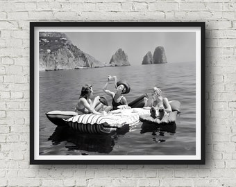 Mujeres comiendo espaguetis en flotadores / Capri, Italia / 1939 / Impresión de calidad de museo