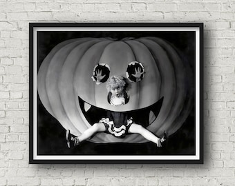 Vintage Halloween Fotodruck: Mädchen im Kürbis-Peepboard, 1927