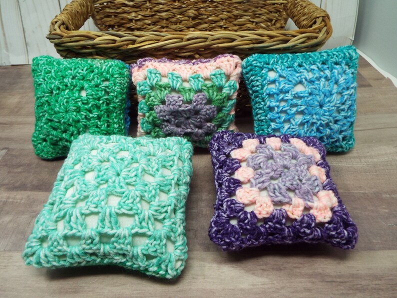 5 Miniature Pillows, Stuffies ,bowl Fillers, Tiered Tray, Basket