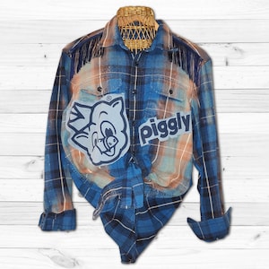 Up-Cycled Fall Flannel Shirt, Piggly Wiggly blue plaid, Fall Fashion, pigs, OOTD, plaid shirt, twin peaks, fall outfits, camping style