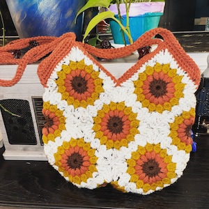 Sunflower granny square bag