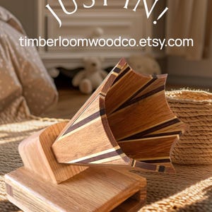 Handcrafted Acoustic Gramophone Phone Amplifier: Vintage Home Decor