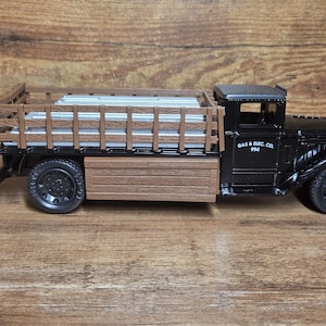 BGE Limited Edition ERTL 1930 Diamond Pipe Load Truck Bank Diecast Model LR-16