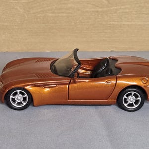 Maisto Road and Track Power Racer Orange Dodge Convertible Concept Car 1:33