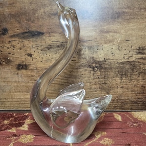Figura de cisne de cristal emplomado vintage Vandermark: Elegante decoración de aves