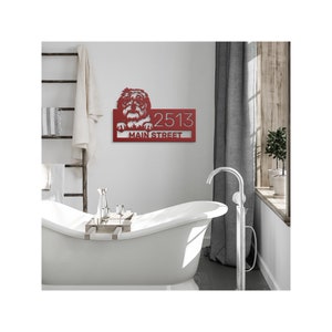 Signo de dirección personalizado de Shih Tzu - Signo de bienvenida personalizado del número de casa de metal de Shih Tzu, signo de calle de decoración al aire libre del perro Shih Tzu, regalo de Shih Tzu Red