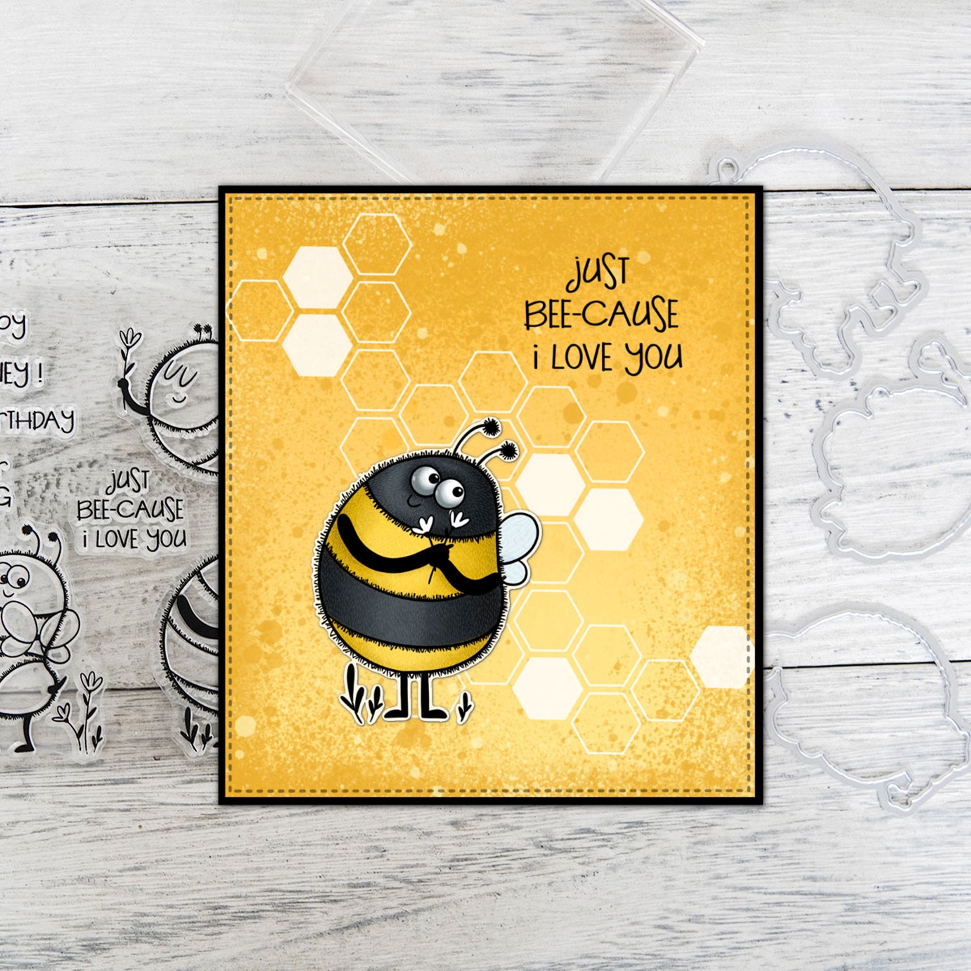 Tiny Bee Honeybee Rubber Stamp 16mm, Small Realistic Bee Stamp for  Journals, Honey Jar Labels Stamp Handmade by Blossom Stamps 
