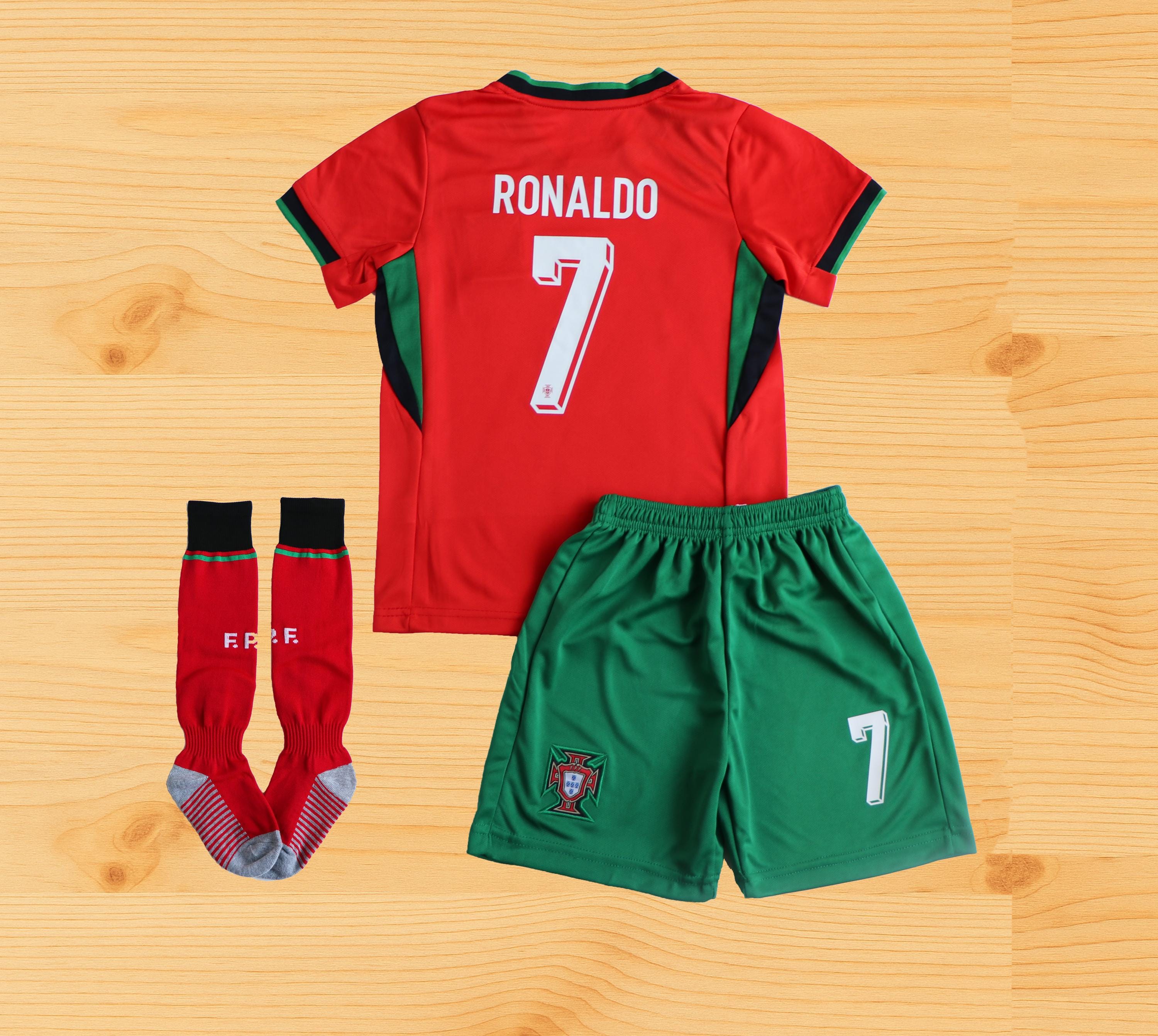 Ronaldo football kit portugal - Etsy 日本