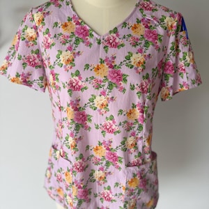 Lavendelfelder Scrub Top