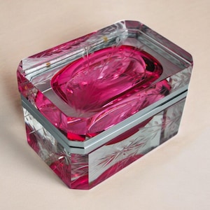 Sommerso jewelry box engraved by Mandruzzato, Murano glass, Italy, 1960