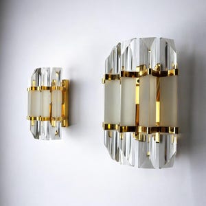 Pair of Venini sconces, Triedi cut Glass, Italy, 1970