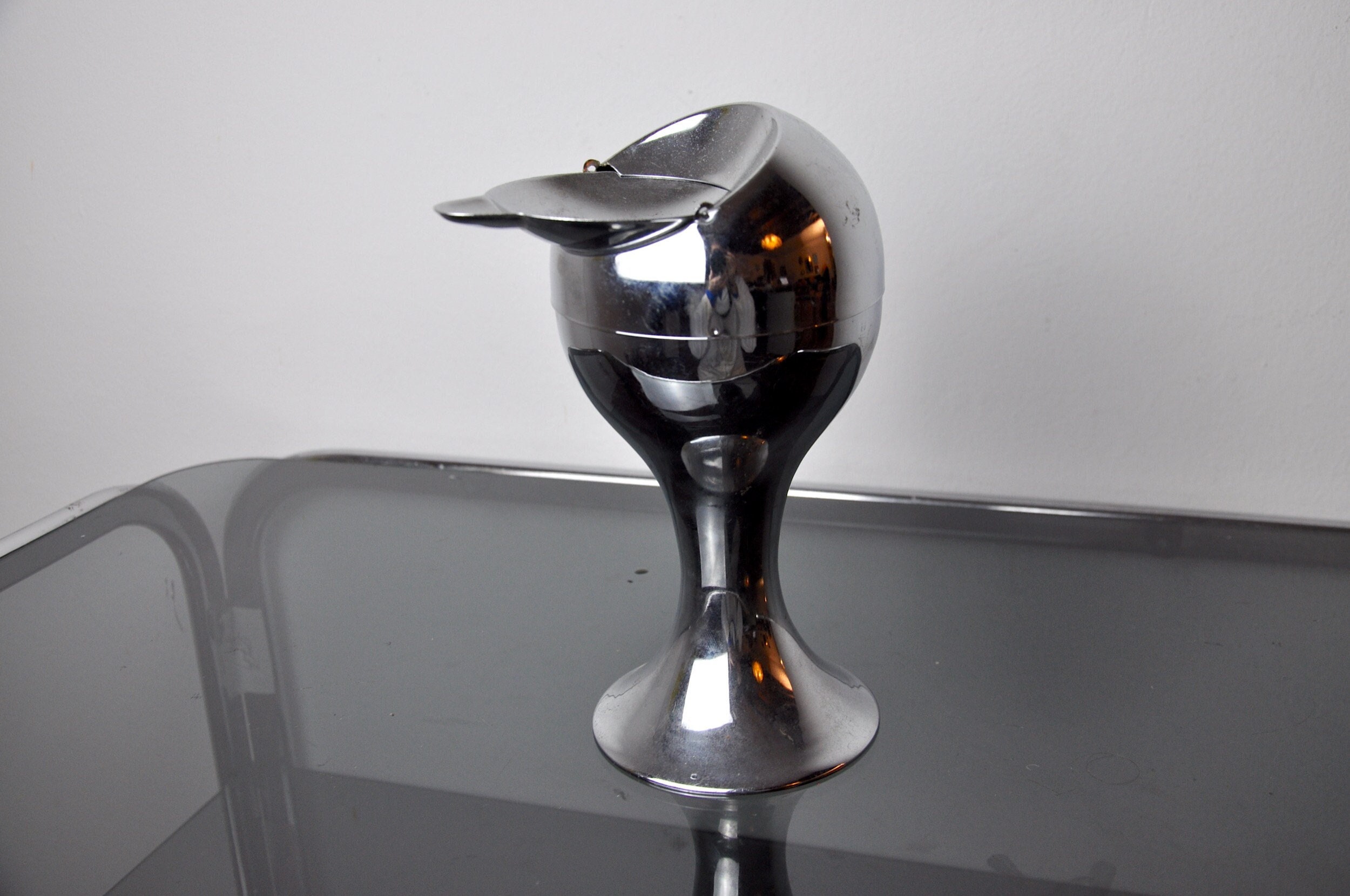 Sputnik Space Age Design Aschenbecher Chrom / Metall Ball Kugel Ascher  Vintage