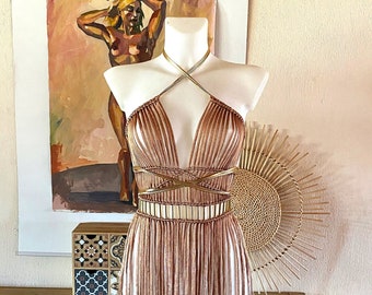 Kleopatra-Kleid, Göttinnenkleid in Terrakotta und Gold, griechisches Kleid, Burning Man Festival-Outfit, Makramee-Festivalkleid, Präriekleid