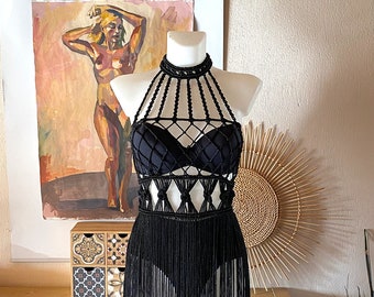 Petite robe noire, robe en macramé noir, tenues de soirée, robe dos nu en maille, robe de cocktail, robe de scène, robe à franges en dentelle, robe gothique romantique