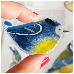 Mésange bleue en verre fondu bleu foncé, oiseau de jardin britannique