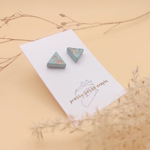 Beton Ohrstecker, türkises Dreieck, rosegolden Metallelemente / Concrete Ear Studs, turquoise triangle, rosegolden metalelements, Earrings