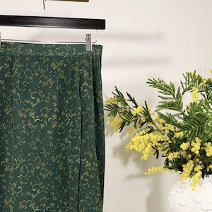 Langer Vintage-Seidenrock mit grünem Muster