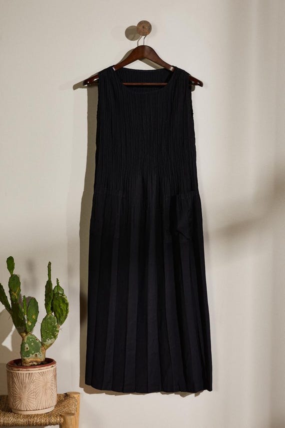 Robe longue plissée noire vintage