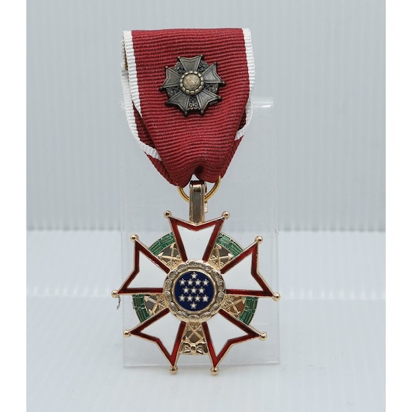 Officier de la Légion du Mérite cl.