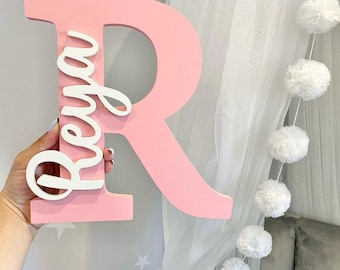 Personalisiertes Buchstabe-Namensschild, benutzerdefinierte Wandhalterung oder stehende Initiale für Kinderzimmer und Kinderzimmer, personalisierte Babyinitiale und Name