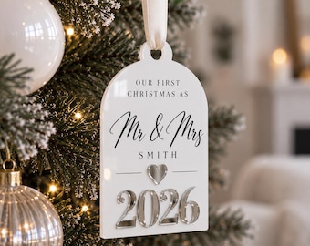 Personalised First Christmas Married Bauble, Mr & Mrs Christmas Ornament, Custom Couple Keepsake, Newlywed Gift, Acrylic Christmas Decoratio