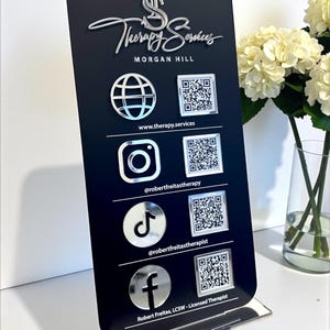 Letrero acrílico 3D personalizado con código QR para redes sociales. Escanee para seguir, revisar y conectar. Letrero acrílico para mostrador para pequeñas empresas. Letrero con código QR de pago.