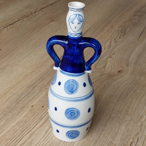 Gzhel schlanke Vase Frau mit langem Rock, 26 cm, weißes Porzellan, handbemalt mit Kobaltblau in sehr schönem Vintage-Zustand