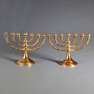 Vintage Brass Mini 7-Branch Menorah Candle Holder Set – Mid-Century Jewish Décor, Compact Design for Home and Religious Celebrations