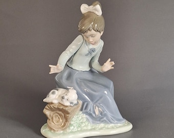NAO BY LLADRÓ Porcelain Dog Figurine.retired Nao by Lladró Animal