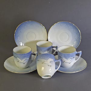 Bing Grøndahl Seagull Cup and Saucer Set of 4 – 108 B Hand Painted Porcelain, Gold Rim, Denmark Art Deco Demitasse, Scandinavian Vintage