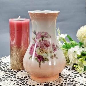 ヴィンテージ ミッタータイヒ バイエルン ピンクのバラ柄磁器花瓶 - エレガントな花柄デザイン、高級陶磁器、コレクターに最適、ドイツ製