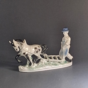 Vintage Gräfenthal Porcelain Figurine (1935), Carl Scheidig Design, German Craftsmanship, Farmer & Horse Sled Scene, Collectible