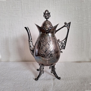 Tetera antigua Meriden plateada, modelo 1119 de cuatro platos, victoriana estadounidense, c. 1850-1899