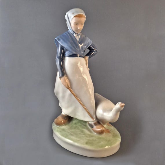 ロイヤルコペンハーゲン女性とガチョウのフィギュア