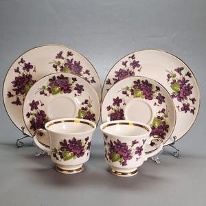 Winterling Röslau Bavaria Tea Trio Set – Violet Floral Cup, Saucer & Dessert Plate, Fine German Porcelain, Gold Trim, Circa 1970s