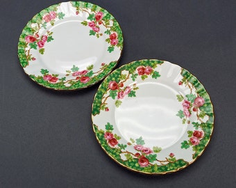Set van 2 vintage Royal Stafford porseleinen borden: gebloemd Engels porselein