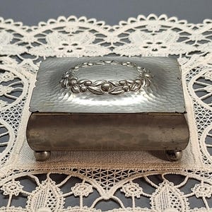 Hand-Hammered Danish Pewter Box Hags Tin – Art Nouveau, Laurel Wreath, Antique Metalwork, Collectible, Wooden Interior, Early 20th Century