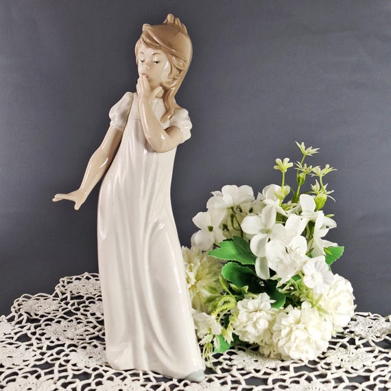 Vintage NAO Lladro Porcelain Girl Figurine, Made in Spain - Etsy
